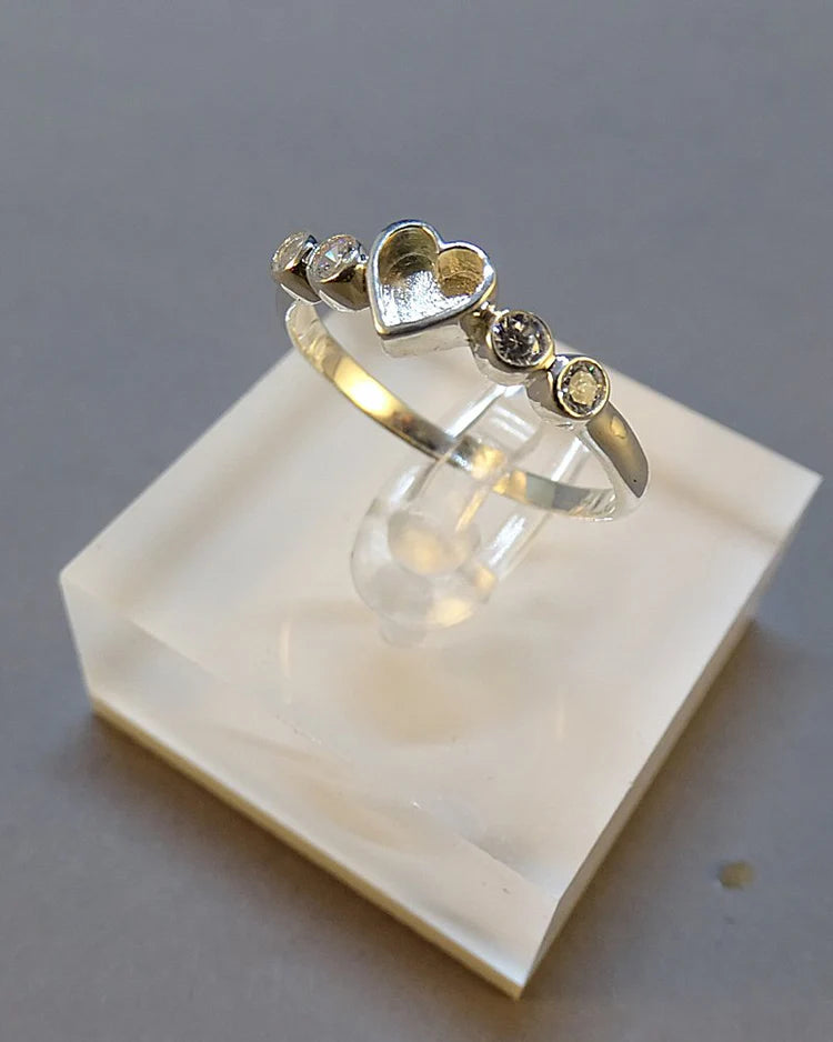 Silver 925 heart ring with cz stones