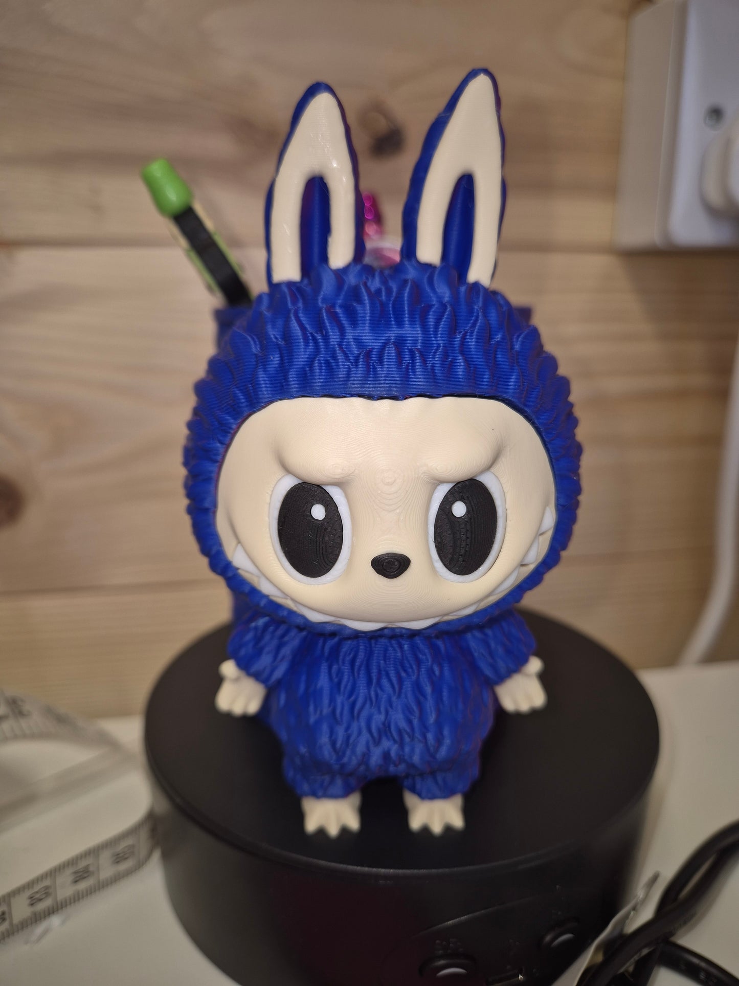 Labubu pen pot